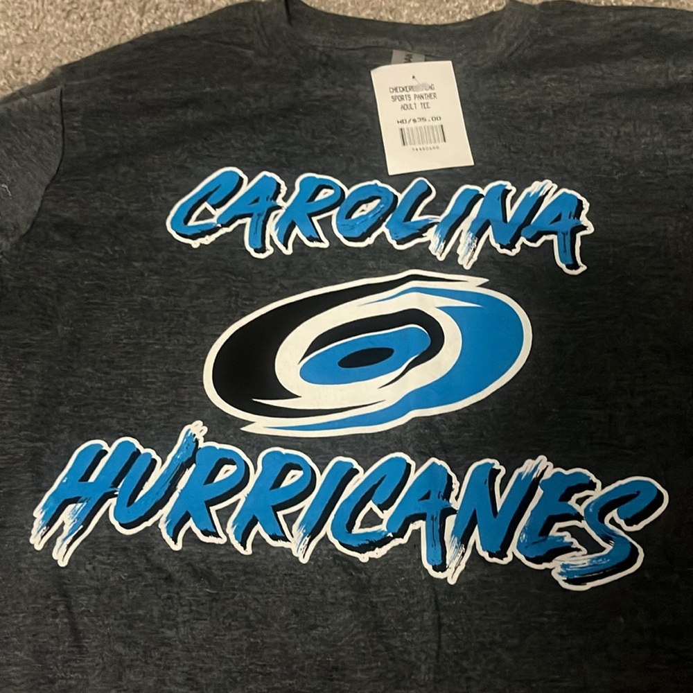 NWT Carolina Hurricanes Carolina Panthers crossover tshirt size medium - Picture 3 of 3